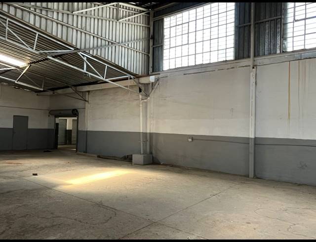 323M² WAREHOUSE TO LET IN SEBENZA